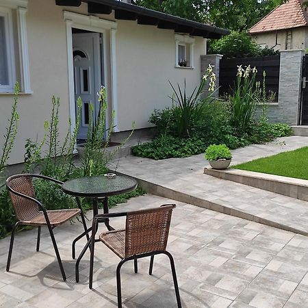 Garden Home Törökbálint Exteriör bild
