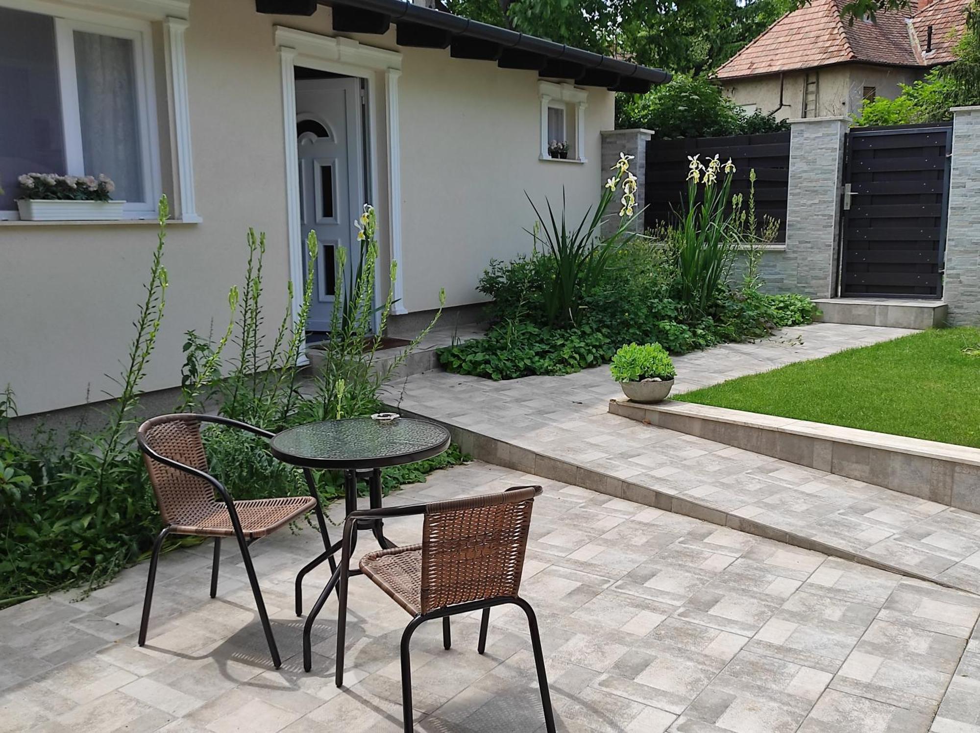 Garden Home Törökbálint Exteriör bild