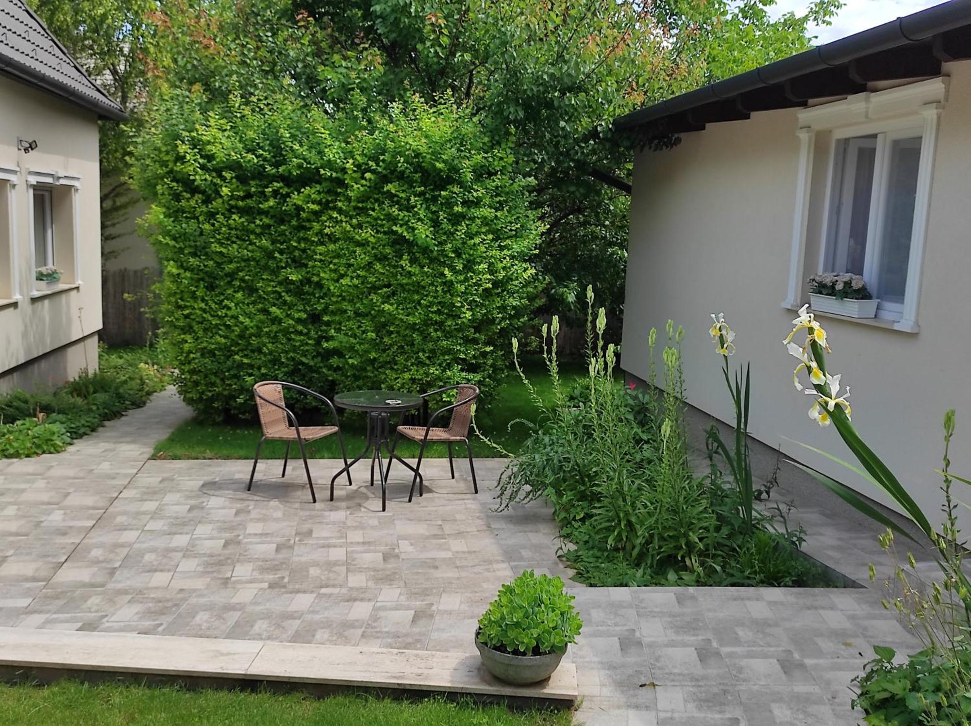 Garden Home Törökbálint Exteriör bild